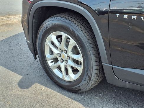 Used 2019 Chevrolet Traverse LT FWD image 28