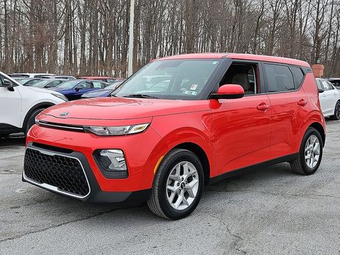 Certified 2020 Kia Soul S image 3