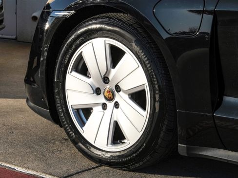 Used 2021 Porsche Taycan image 53