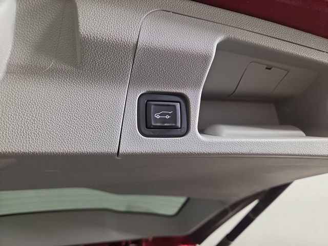 Used 2020 GMC Acadia SLE w/ Driver Convenience Package FWD image 34