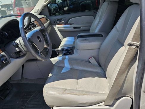Used 2007 GMC Yukon SLT w/ SLT Preferred Equipment Group image 9