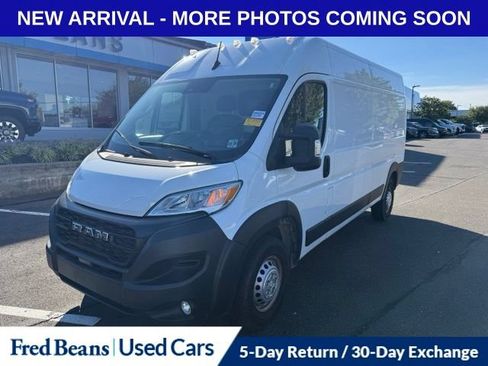 Used 2025 RAM ProMaster 2500 w/ Convenience Group FWD image 3