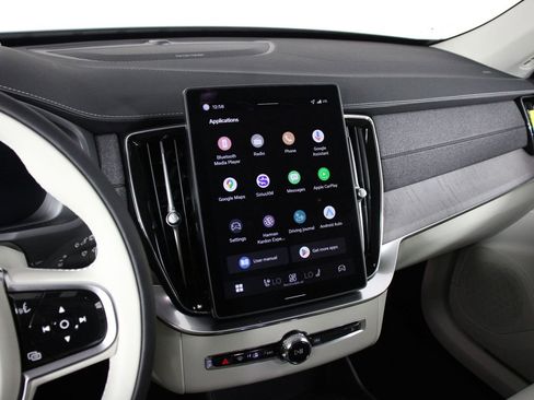 New 2026 Volvo XC90 T8 Ultra w/ Protection Package Premier image 6