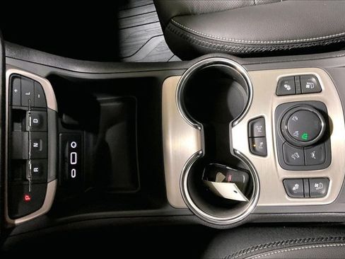 Used 2023 GMC Terrain Denali w/ Black Diamond Edition AWD/4WD image 41