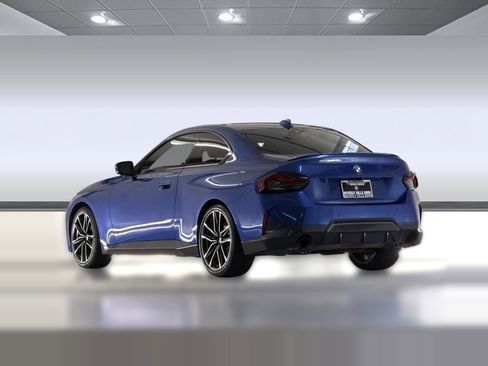 Used 2022 BMW 230i Coupe w/ M Sport Package RWD image 3