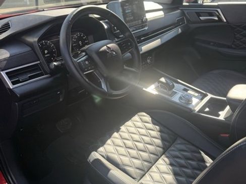 Used 2024 Mitsubishi Outlander SEL image 13