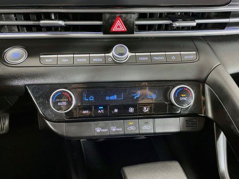 Used 2024 Hyundai Elantra SEL FWD image 9