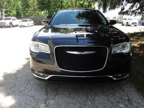 Used 2016 Chrysler 300 Limited w/ Driver Convenience Group AWD/4WD image 5