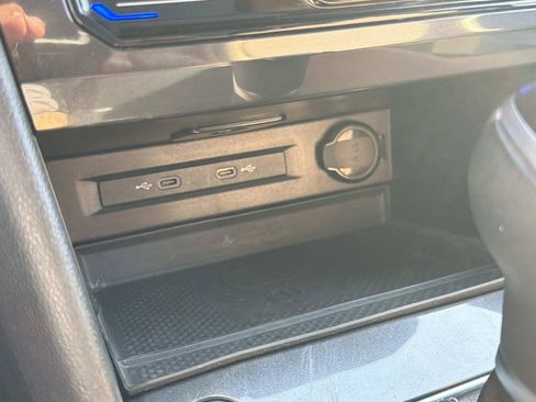 Certified 2024 Volkswagen Tiguan SE R-Line FWD image 23