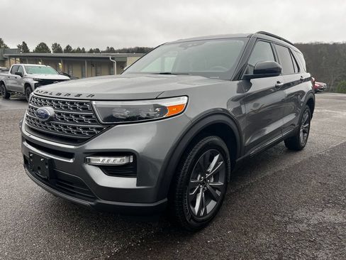 Used 2023 Ford Explorer XLT w/ Equipment Group 202A AWD/4WD image 5