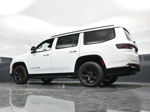 Used 2024 Jeep Wagoneer Series II AWD/4WD image 58