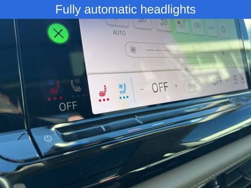 Certified 2025 Volkswagen Atlas Peak Edition SE image 12