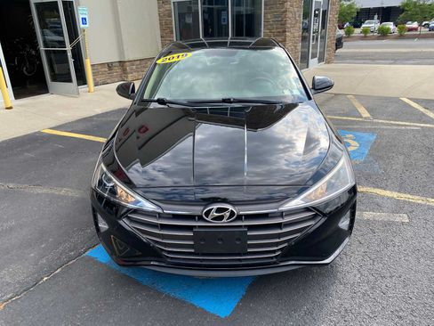 Used 2019 Hyundai Elantra SE FWD image 11