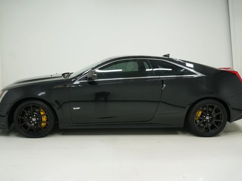 Used 2011 Cadillac CTS V RWD image 6