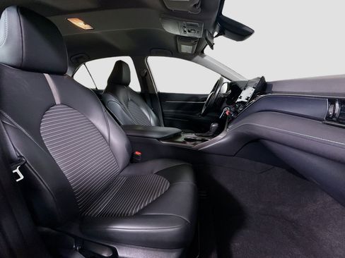 Used 2024 Toyota Camry SE image 28