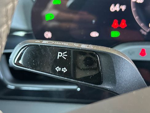 Used 2023 Porsche Taycan image 32