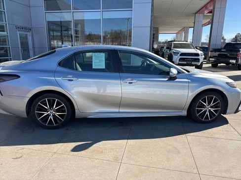 Used 2023 Toyota Camry SE image 8