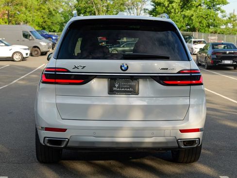 Used 2025 BMW X7 xDrive40i w/ Premium Package AWD/4WD image 6