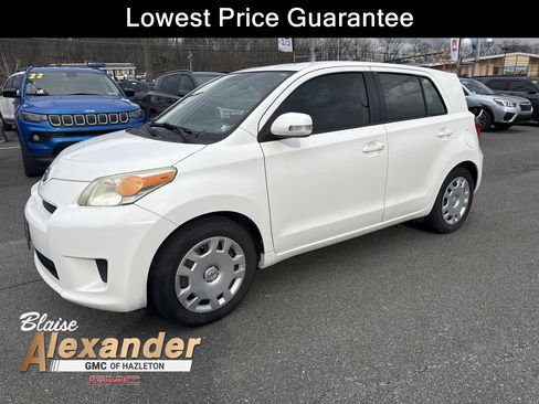 Used 2012 Scion xD image 1