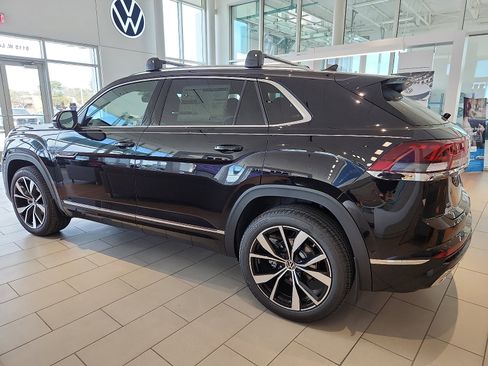 New 2026 Volkswagen Atlas Cross Sport SEL Premium R-Line image 4