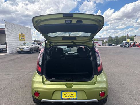 Used 2018 Kia Soul + FWD image 12