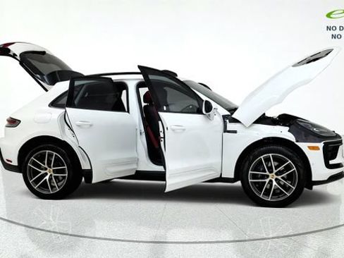 Used 2024 Porsche Macan w/ Premium Plus Package AWD/4WD image 20