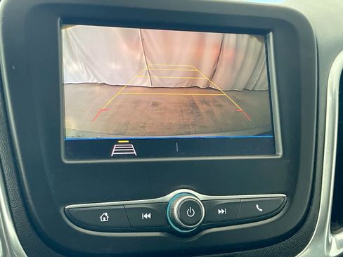 Used 2020 Chevrolet Equinox LT AWD/4WD image 17