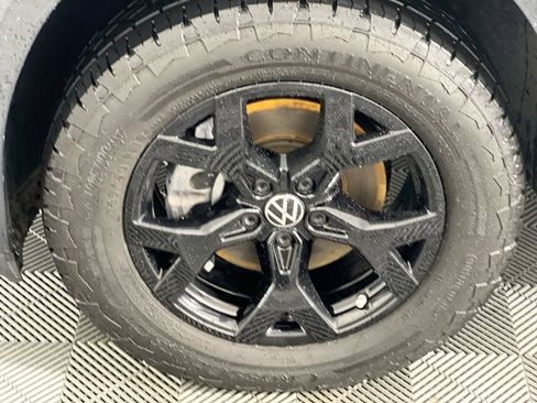 Used 2024 Volkswagen Atlas Peak Edition SEL AWD/4WD image 6