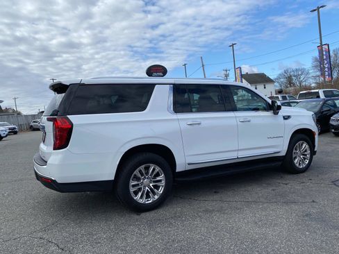 Used 2023 GMC Yukon XL SLT image 5
