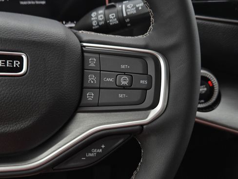 New 2026 Jeep Grand Wagoneer Limited AWD/4WD image 10