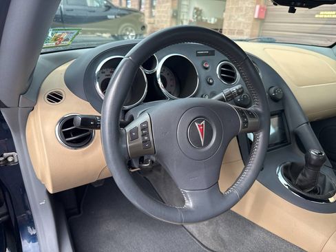 Used 2006 Pontiac Solstice Convertible w/ Premium Package RWD image 34