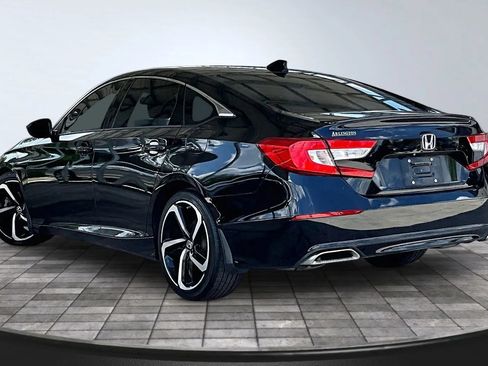Used 2018 Honda Accord Sport image 4