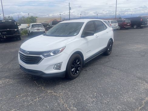 Used 2020 Chevrolet Equinox LS FWD image 2