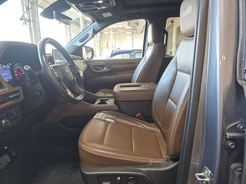 Used 2021 Chevrolet Tahoe High Country AWD/4WD image 3