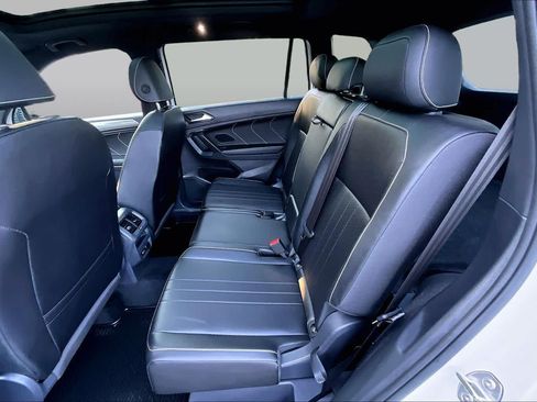 Used 2024 Volkswagen Tiguan SE R-Line AWD/4WD image 20