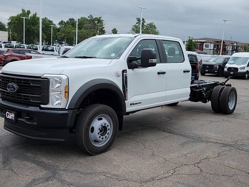 New 2025 Ford F550 4x4 Crew Cab image 2