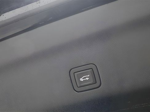 Used 2024 Chevrolet Tahoe RST w/ RST Performance Edition image 31