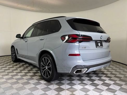 Used 2024 BMW X5 xDrive40i w/ M Sport Package AWD/4WD image 5