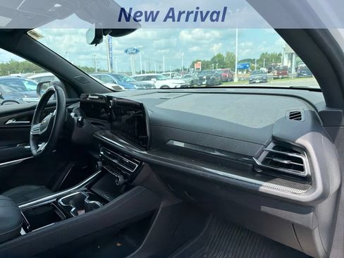 Used 2025 Chevrolet Traverse High Country w/ LPO, Floor Liner Package FWD image 4