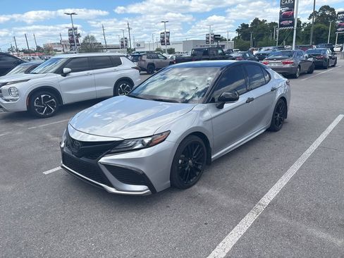 Used 2023 Toyota Camry XSE image 10