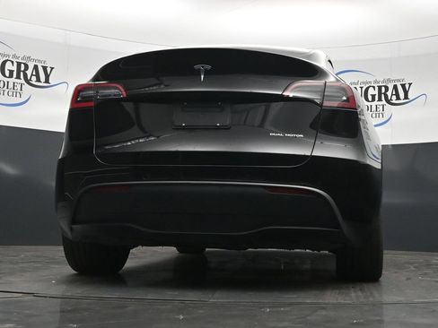 Used 2022 Tesla Model Y Long Range AWD/4WD image 31