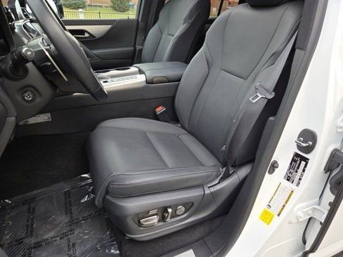 Used 2023 Lexus LX 600 F Sport image 8