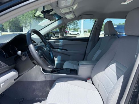 Used 2016 Toyota Camry LE FWD image 12