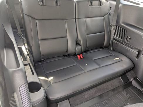 Used 2023 Ford Explorer XLT w/ Equipment Group 202A AWD/4WD image 22