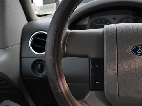 Used 2006 Ford F150 XLT image 9