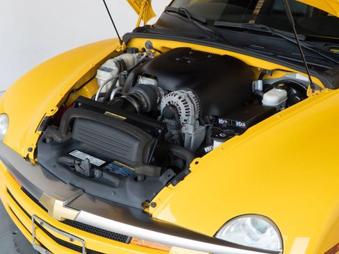Used 2006 Chevrolet SSR w/ Preferred Equipment Group RWD image 82