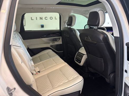 Certified 2024 Lincoln Nautilus Black Label AWD/4WD image 9