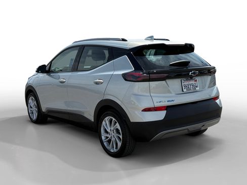 Used 2023 Chevrolet Bolt EUV LT FWD image 3