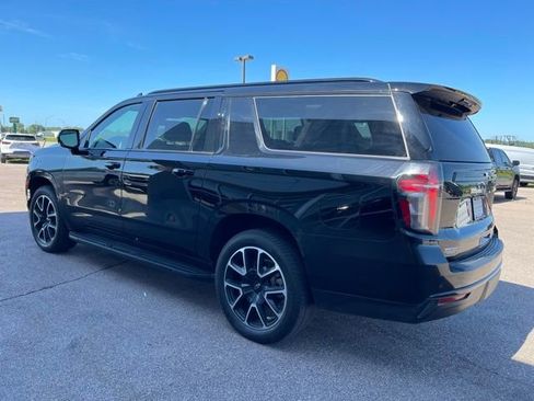 Used 2023 Chevrolet Suburban RST image 6