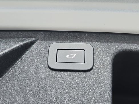 New 2026 Land Rover Discovery Sport Landmark AWD/4WD image 13